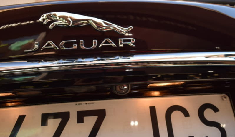 Jaguar XF 2.2 D Luxury 200 cv. Cuero, Navi, Cámara, 18″ lleno