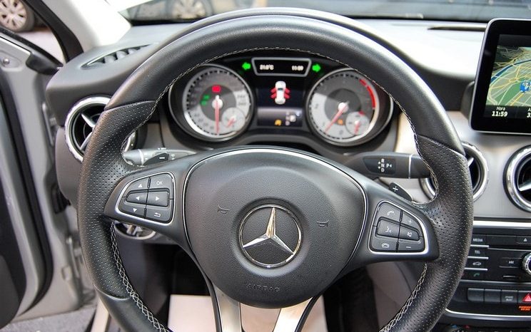 Mercedes Benz GLA 200 CDI Urban 7G-Tronic lleno